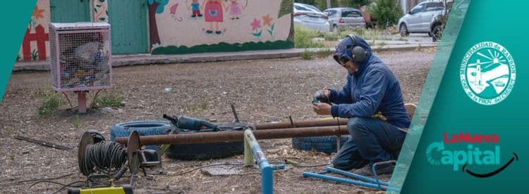 Imagen de la noticia que habla sobre: RAWSON: AVANZAN LAS TAREAS DE MANTENIMIENTO EDILICIO EN LOS JARDINES MUNICIPALES