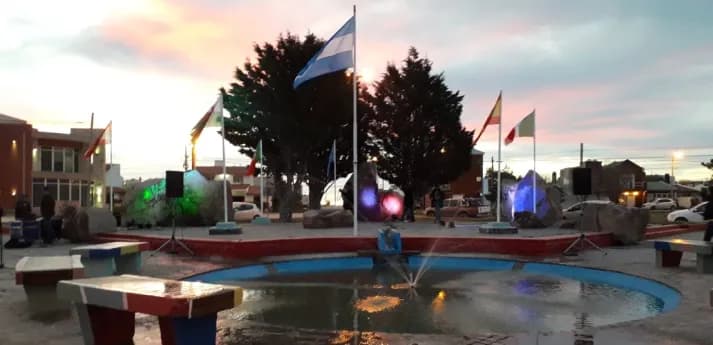 Plaza de los Inmigrantes - Imagen 2